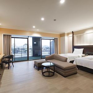 Premier Twin Room